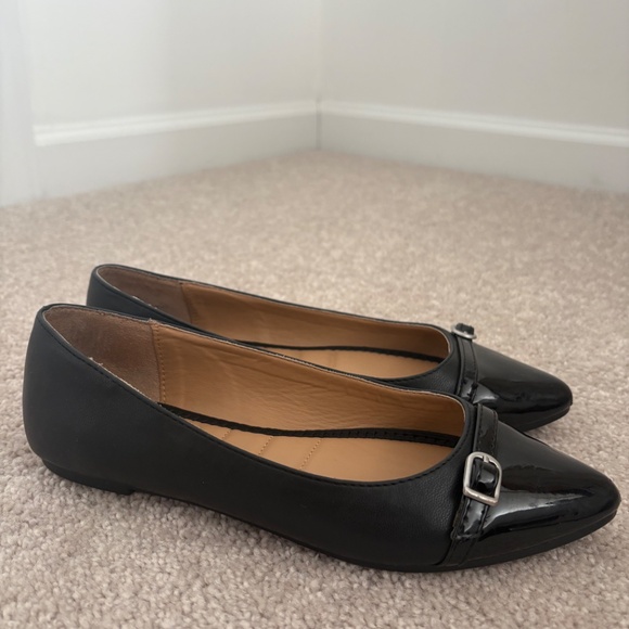 Flats - Picture 2 of 4